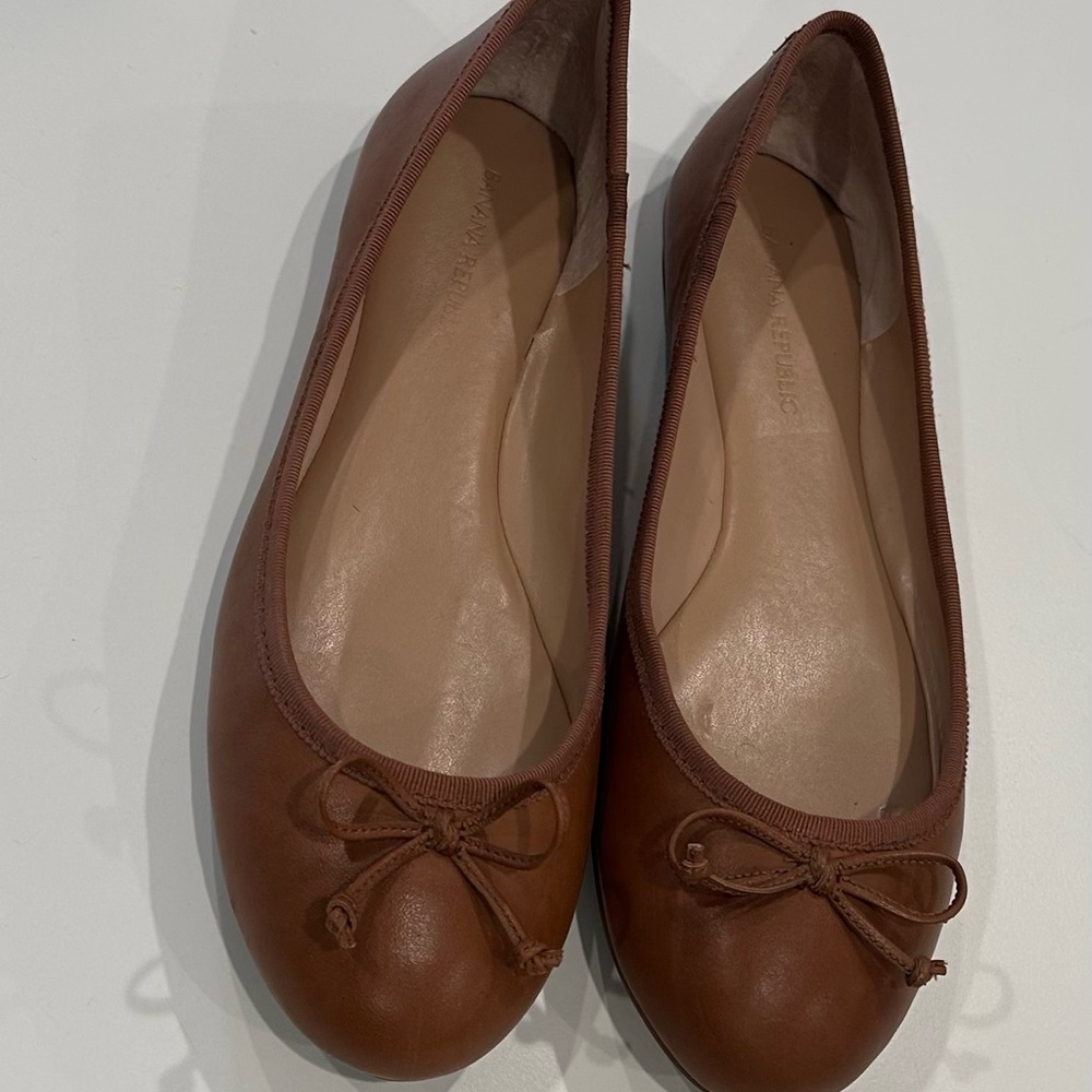 Banana Republic Chestnut Leather Flats